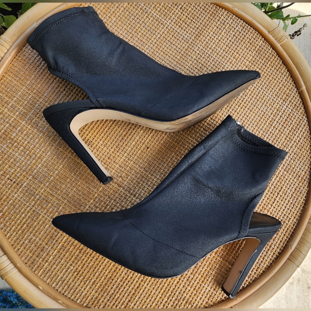 Jewel Bagdley Mischka Elegant Black Ankle Zip Up Cut Out Boots Booties Heel Sz 9